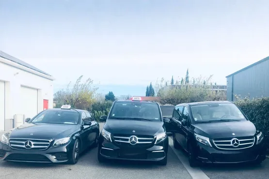 flotte de vehicules taxi van et berline