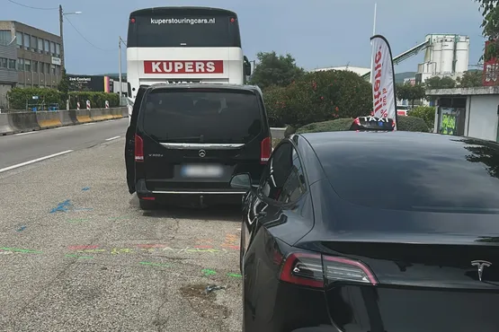 transport voyageur vers gare chauffeur taxi